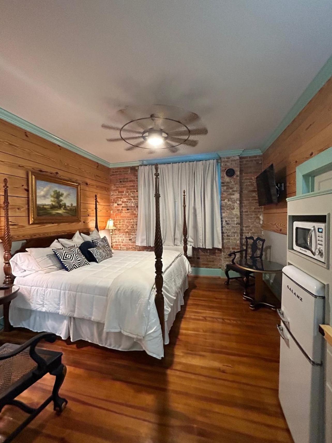 Chipley'S Squareview Inn Carthage Dış mekan fotoğraf