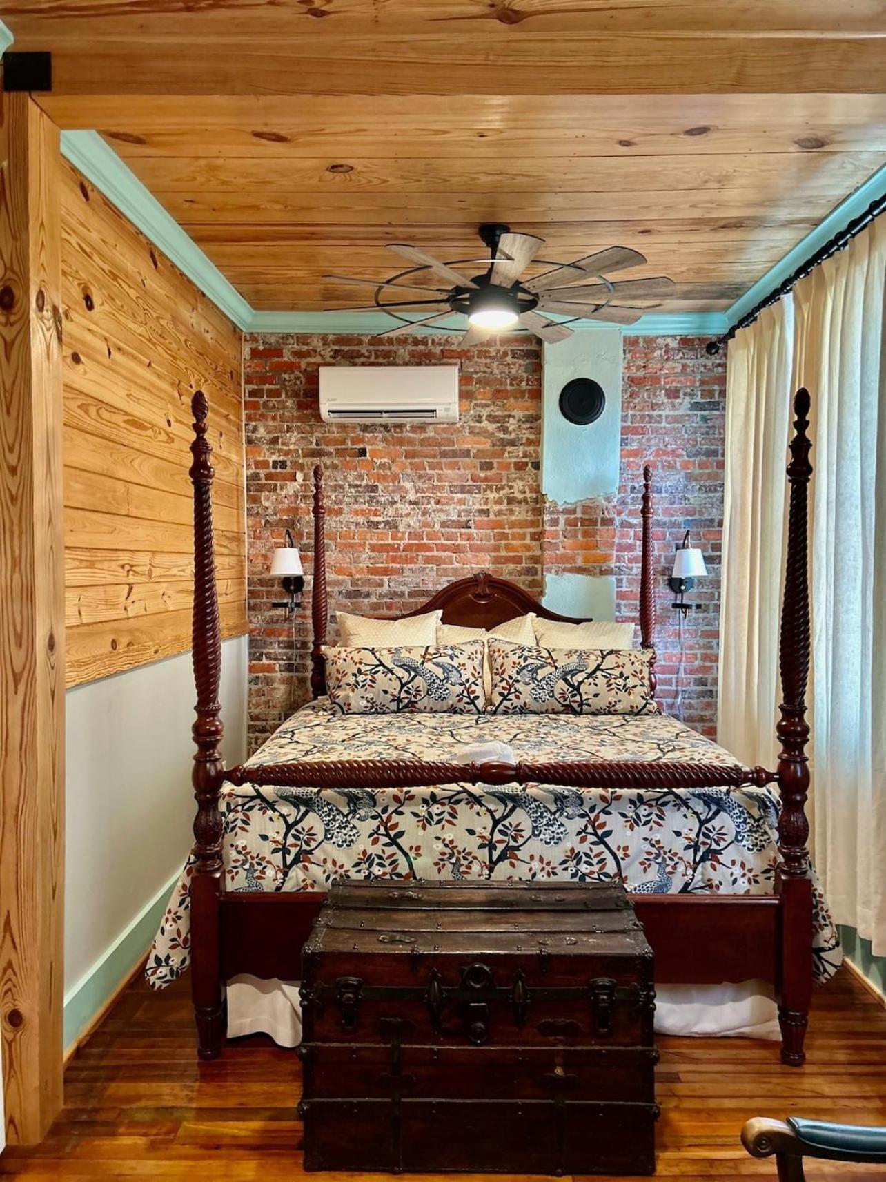 Chipley'S Squareview Inn Carthage Dış mekan fotoğraf
