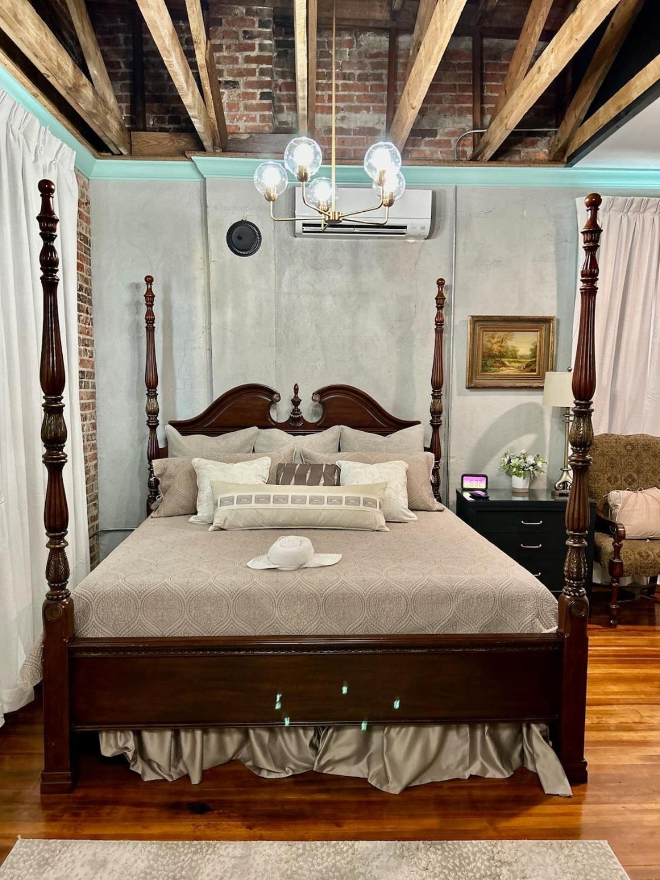 Chipley'S Squareview Inn Carthage Dış mekan fotoğraf