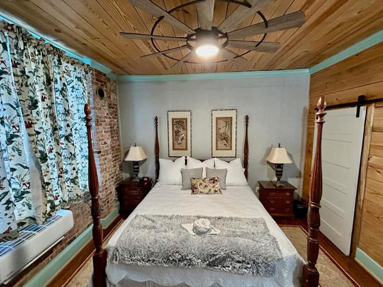 Chipley'S Squareview Inn Carthage Dış mekan fotoğraf