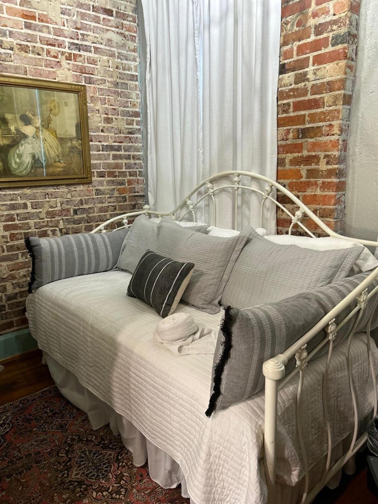 Chipley'S Squareview Inn Carthage Dış mekan fotoğraf